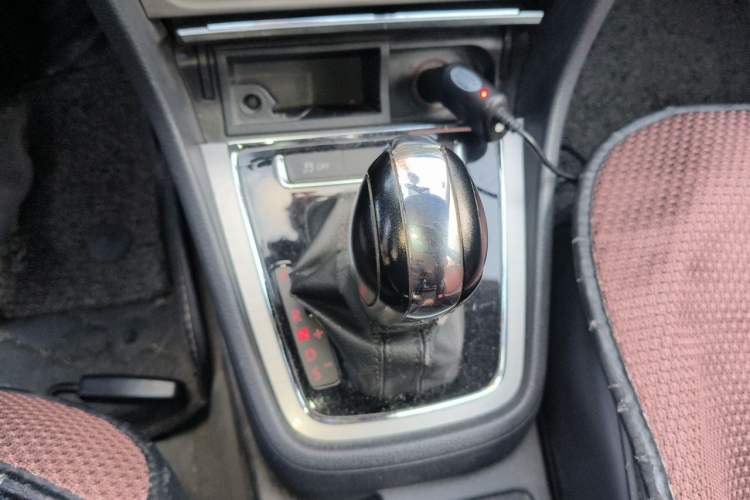 Used Volkswagen Lavida 2013 Restyled Classic 1.6L Automatic Comfort Edition Gear Lever