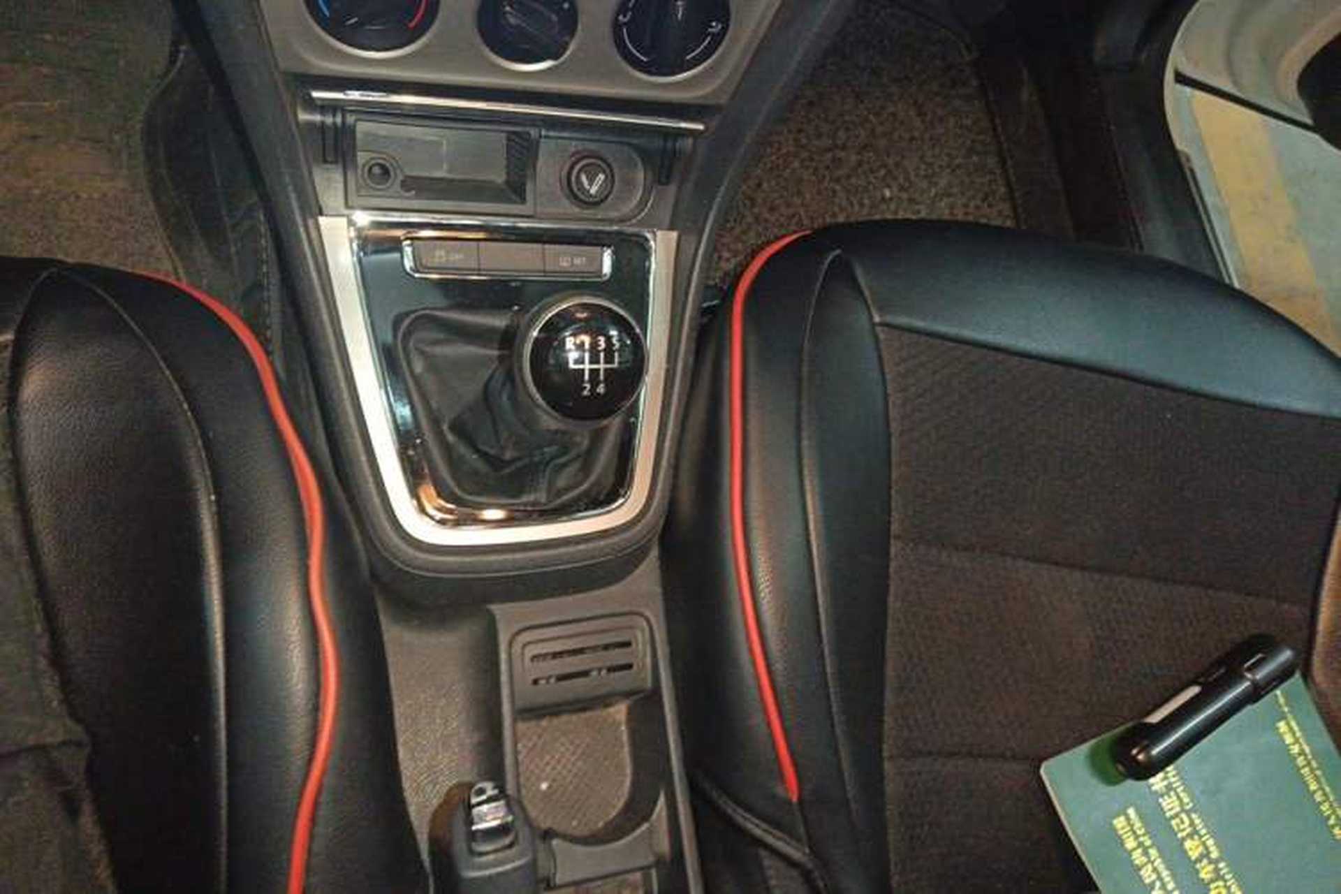 Used Volkswagen Lavida 2013 Restyled Classic 1.6L Manual Comfort Edition Gear Lever