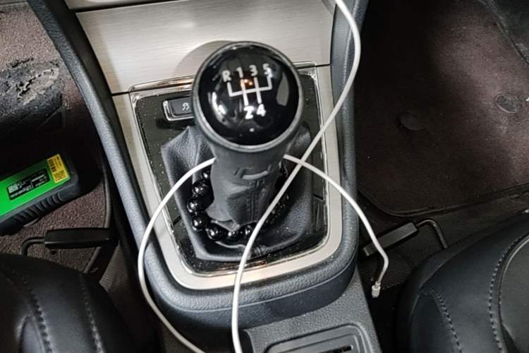 Used Volkswagen Lavida 2013 Restyled Classic 1.6L Manual Comfort Edition Gear Lever