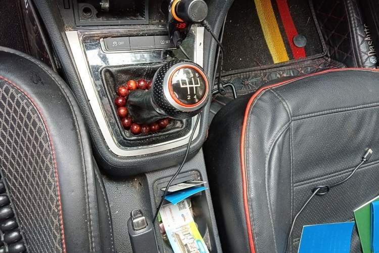 Used Volkswagen Lavida 2013 Restyled Classic 1.6L Manual Comfort Edition Gear Lever