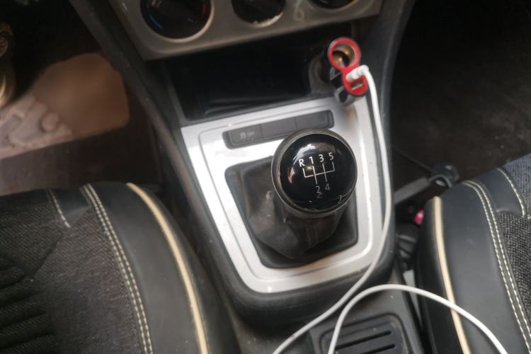 Used Volkswagen Lavida 2013 Revised Classic 1.6L Manual Fashion Edition Gear Lever