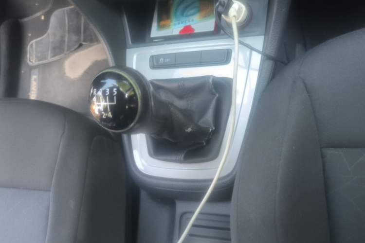 Used Volkswagen Lavida 2013 Revised Classic 1.6L Manual Fashion Edition Gear Lever