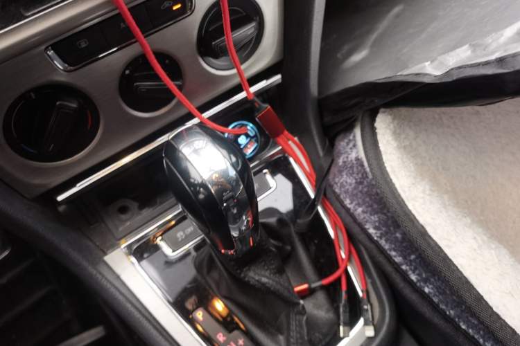 Used Volkswagen Lavida 2013 Restyled Classic 1.6L Automatic Comfort Edition Gear Lever