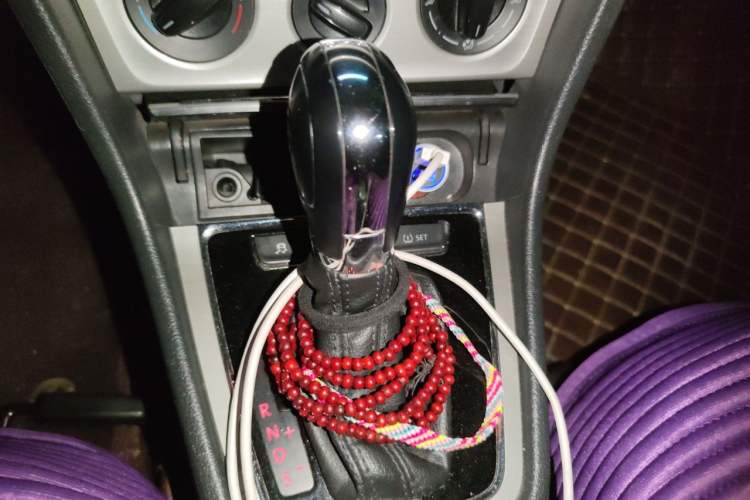 Used Volkswagen Lavida 2013 1.4TSI DSG Comfort Edition Gear Lever