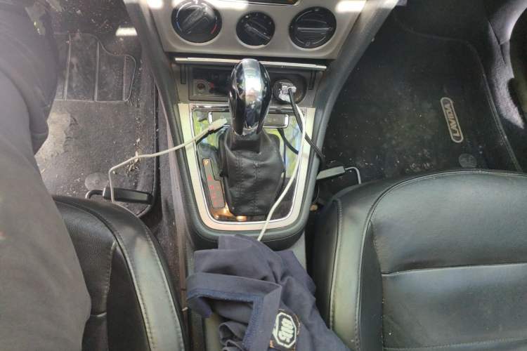 Used Volkswagen Lavida 2013 Restyled Classic 1.6L Automatic Comfort Edition Gear Lever