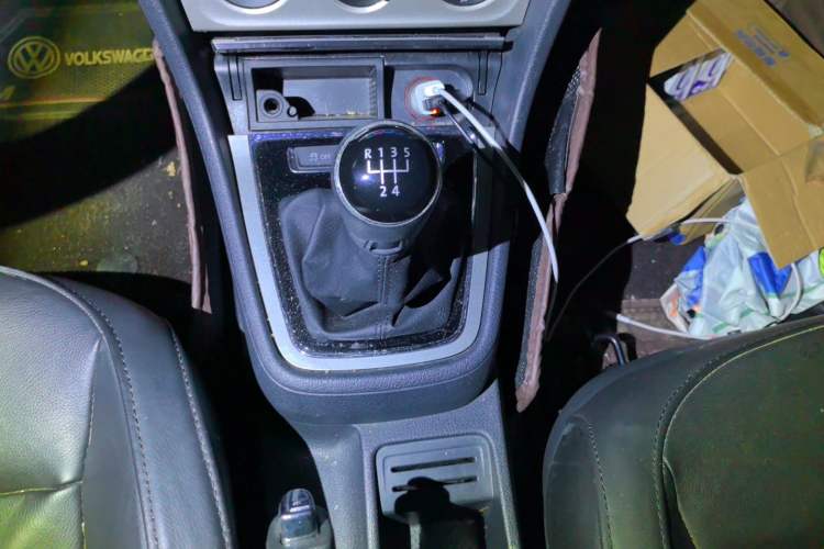 Used Volkswagen Lavida 2013 Restyled Classic 1.6L Manual Comfort Edition Gear Lever