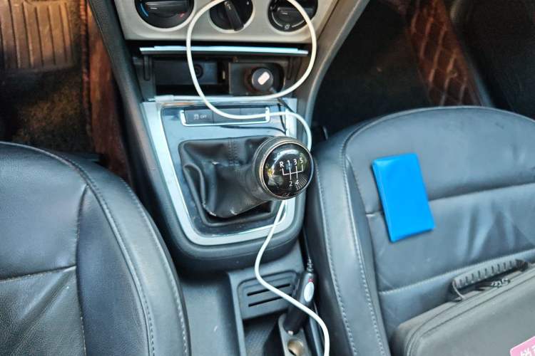 Used Volkswagen Lavida 2013 Restyled Classic 1.6L Manual Comfort Edition Gear Lever