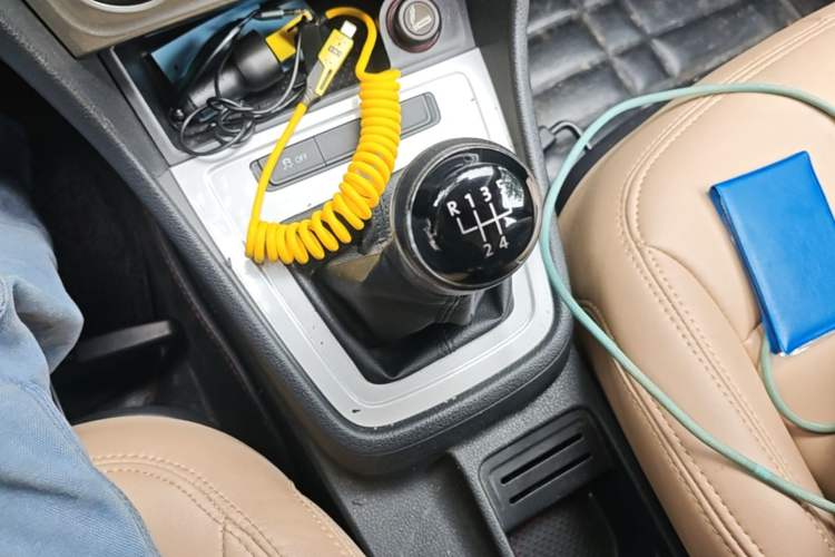 Used Volkswagen Lavida 2013 Revised Classic 1.6L Manual Fashion Edition Gear Lever