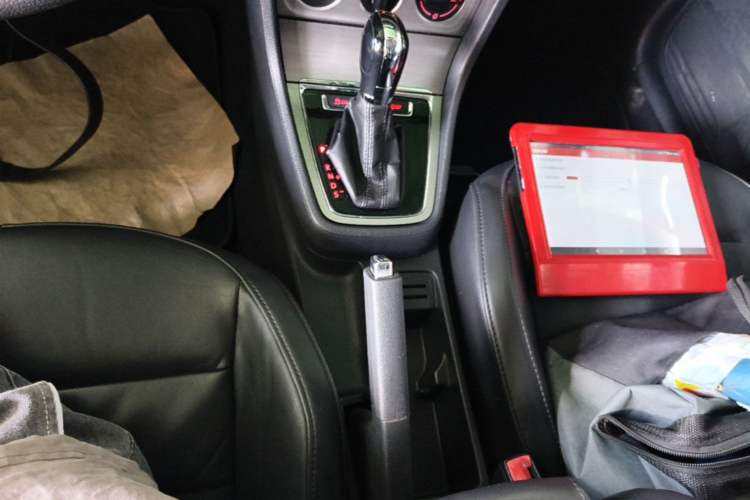 Used Volkswagen Lavida 2013 Restyled Classic 1.6L Automatic Comfort Edition Gear Lever