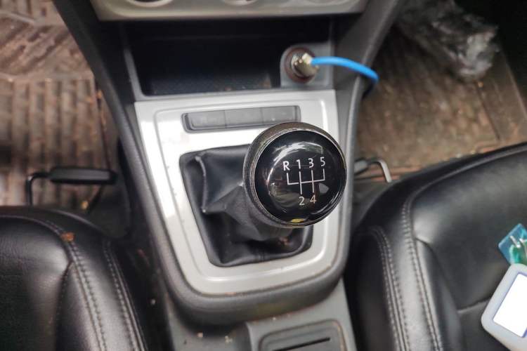 Used Volkswagen Lavida 2013 Revised Classic 1.6L Manual Fashion Edition Gear Lever