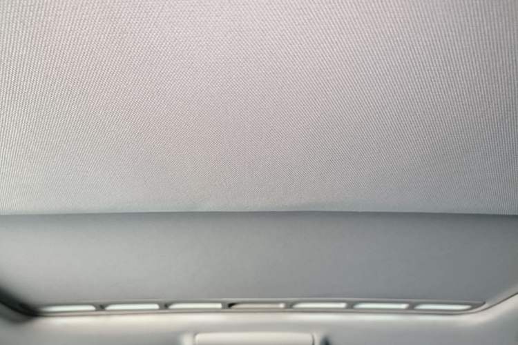 Used Volkswagen Lavida 2013 Restyled Classic 1.6L Manual Comfort Edition Headliner