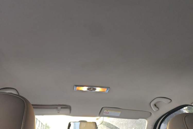 Used Volkswagen Lavida 2013 Revised Classic 1.6L Automatic Fashion Edition Headliner