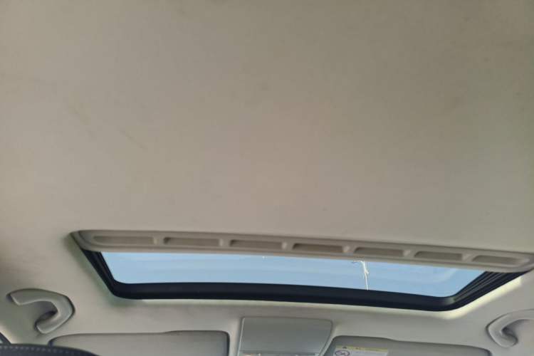 Used Volkswagen Lavida 2013 Restyled Classic 1.6L Manual Comfort Edition Headliner