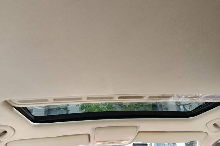 Used Volkswagen Lavida 2013 Revised Version 1.4 TSI Manual Comfort Edition Headliner