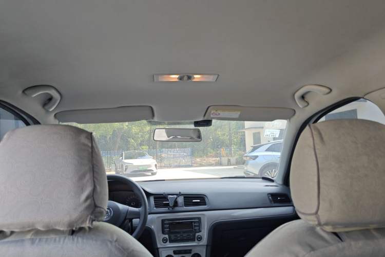Used Volkswagen Lavida 2013 Revised Classic 1.6L Manual Fashion Edition Headliner