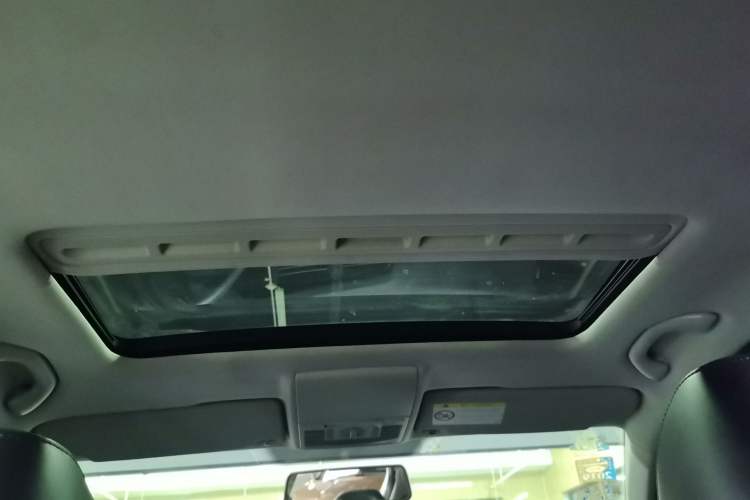 Used Volkswagen Lavida 2013 Revised Version 1.4 TSI DSG Comfort Edition Headliner