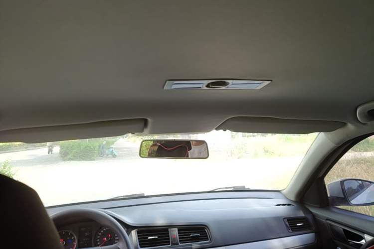 Used Volkswagen Lavida 2013 Revised Classic 1.6L Automatic Fashion Edition Headliner