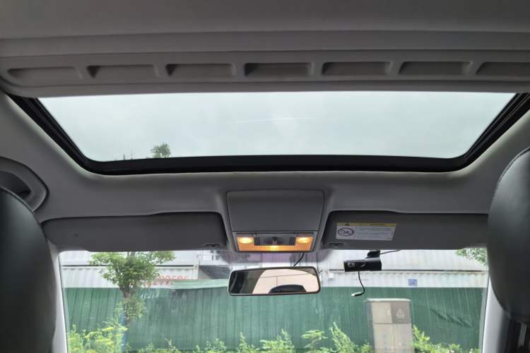 Used Volkswagen Lavida 2013 Restyled Classic 1.6L Automatic Comfort Edition Headliner
