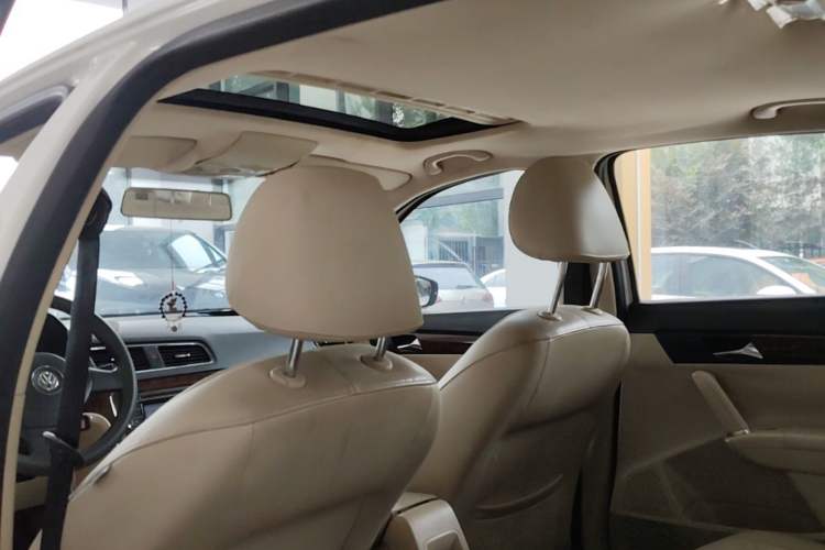 Used Volkswagen Lavida 2013 Restyled Classic 1.6L Automatic Comfort Edition Headliner