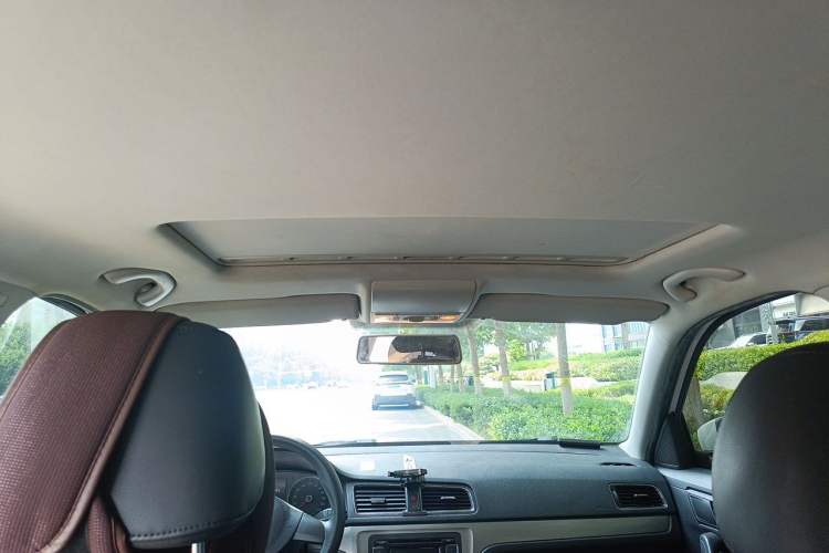 Used Volkswagen Lavida 2013 1.6L Manual Fashion Edition Headliner