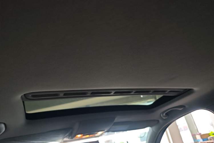 Used Volkswagen Lavida 2013 Restyled Classic 1.6L Automatic Comfort Edition Headliner