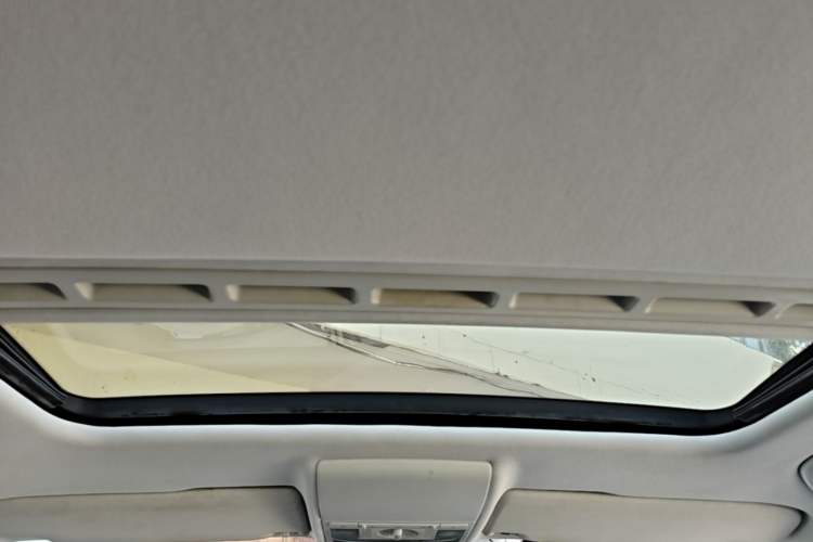 Used Volkswagen Lavida 2013 Revised Version 1.4 TSI DSG Comfort Edition Headliner