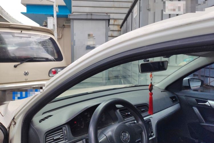 Used Volkswagen Lavida 2013 Revised Classic 1.6L Automatic Fashion Edition Headliner
