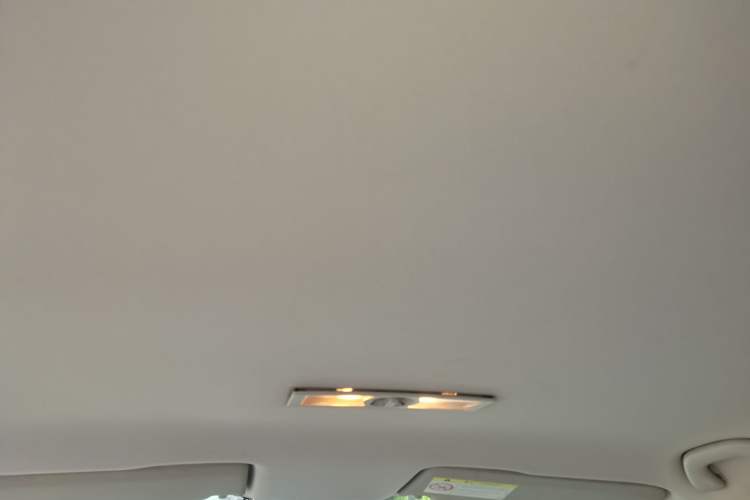 Used Volkswagen Lavida 2013 Revised Classic 1.6L Manual Fashion Edition Headliner