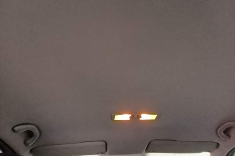 Used Volkswagen Lavida 2013 Revised Classic 1.6L Manual Fashion Edition Headliner