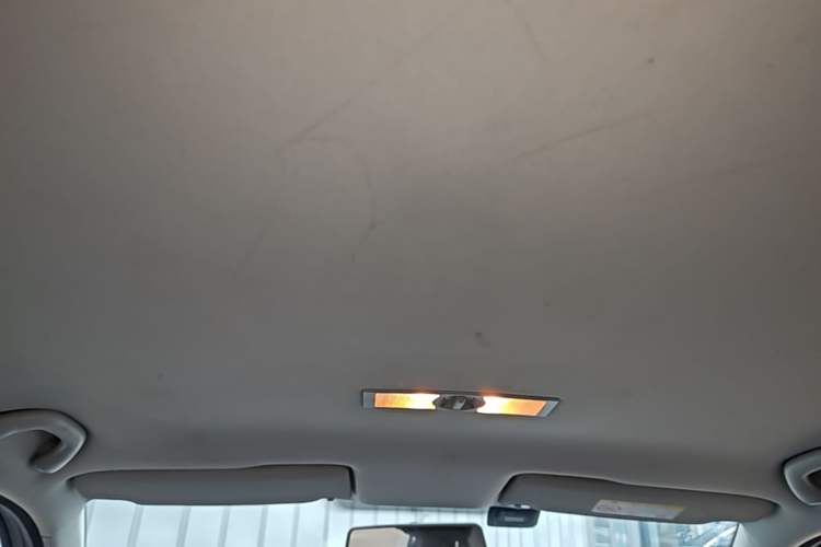 Used Volkswagen Lavida 2013 Revised Classic 1.6L Manual Fashion Edition Headliner