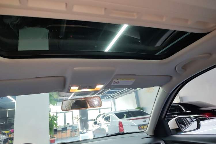 Used Volkswagen Lavida 2013 Restyled Classic 1.6L Automatic Comfort Edition Headliner