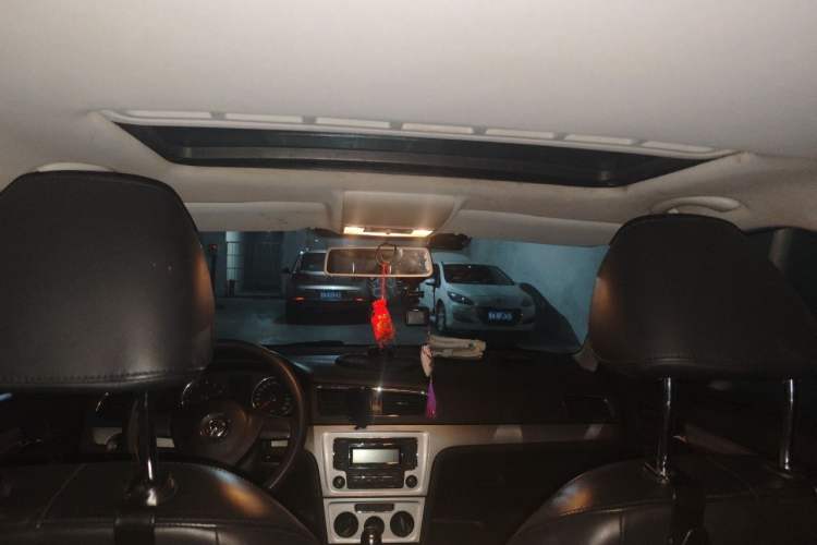 Used Volkswagen Lavida 2013 1.6L Automatic Comfort Edition Headliner