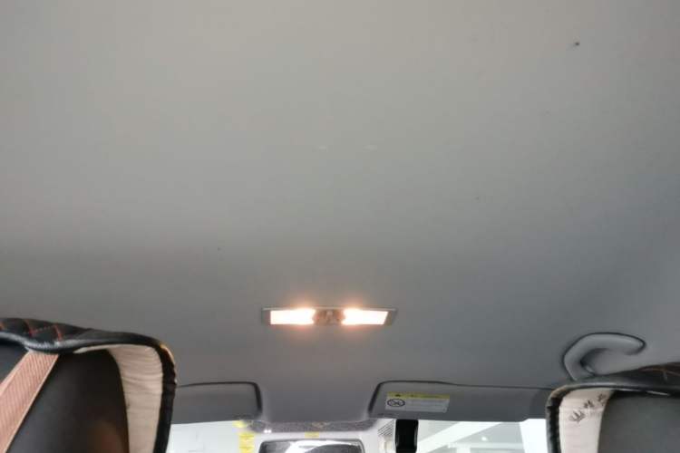 Used Volkswagen Lavida 2013 Revised Classic 1.6L Automatic Fashion Edition Headliner