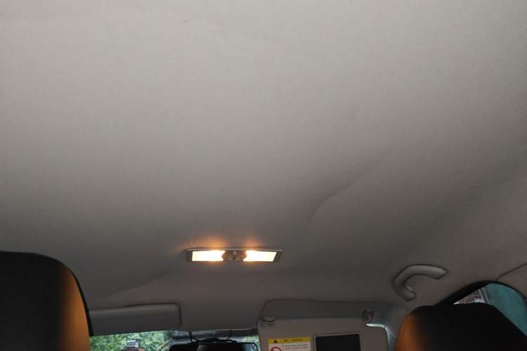 Used Volkswagen Lavida 2013 Revised Classic 1.6L Automatic Fashion Edition Headliner