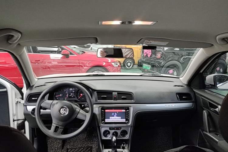 Used Volkswagen Lavida 2013 Revised Classic 1.6L Automatic Fashion Edition Headliner