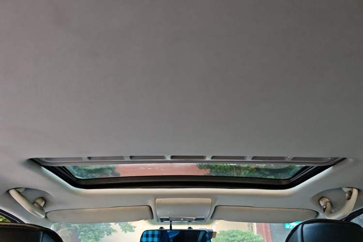 Used Volkswagen Lavida 2013 Restyled Classic 1.6L Manual Comfort Edition Headliner