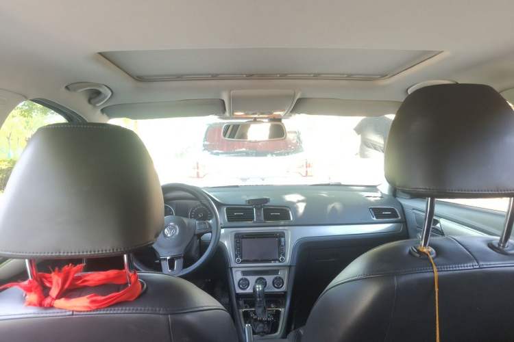 Used Volkswagen Lavida 2013 1.6L Automatic Comfort Edition Headliner