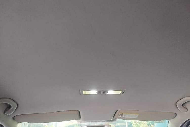Used Volkswagen Lavida 2013 Revised Classic 1.6L Automatic Fashion Edition Headliner