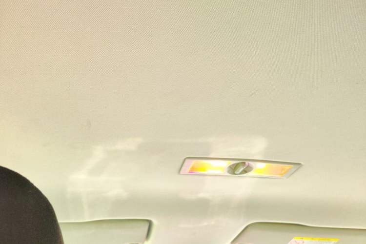 Used Volkswagen Lavida 2013 Revised Classic 1.6L Automatic Fashion Edition Headliner