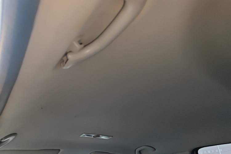 Used Volkswagen Lavida 2013 Revised Classic 1.6L Manual Fashion Edition Headliner