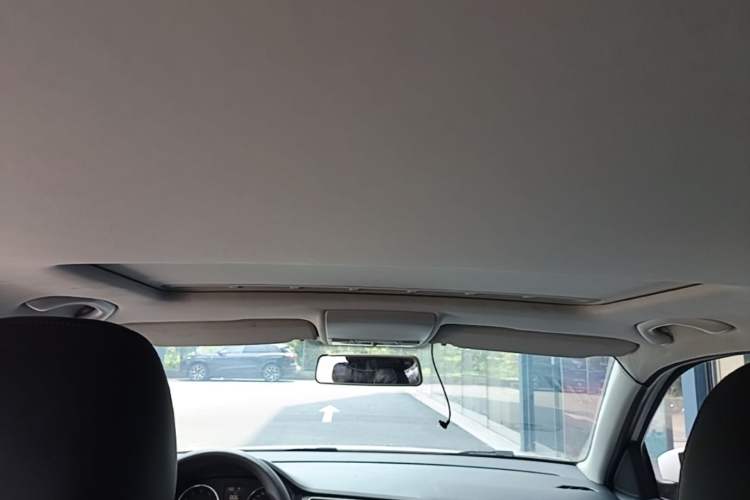 Used Volkswagen Lavida 2013 Restyled Classic 1.6L Automatic Comfort Edition Headliner