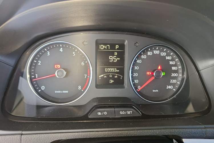 Used Volkswagen Lavida 2013 Restyled Classic 1.6L Automatic Comfort Edition Instrument Cluster