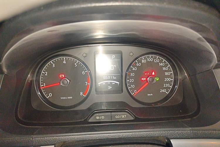 Used Volkswagen Lavida 2013 Revised Classic 1.6L Automatic Fashion Edition Instrument Cluster