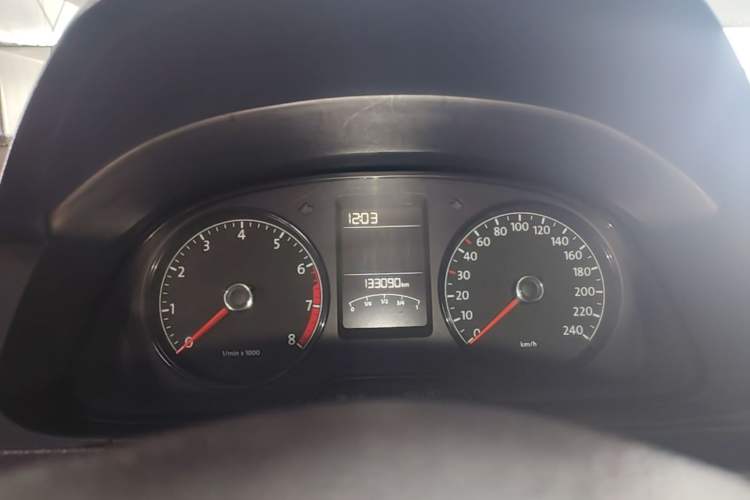 Used Volkswagen Lavida 2013 Revised Classic 1.6L Manual Fashion Edition Instrument Cluster