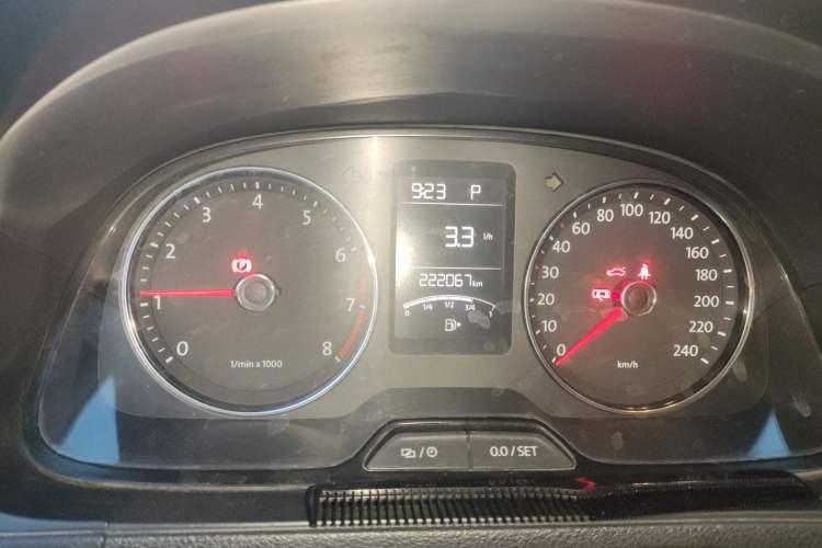 Used Volkswagen Lavida 2013 1.6L Automatic Comfort Edition Instrument Cluster