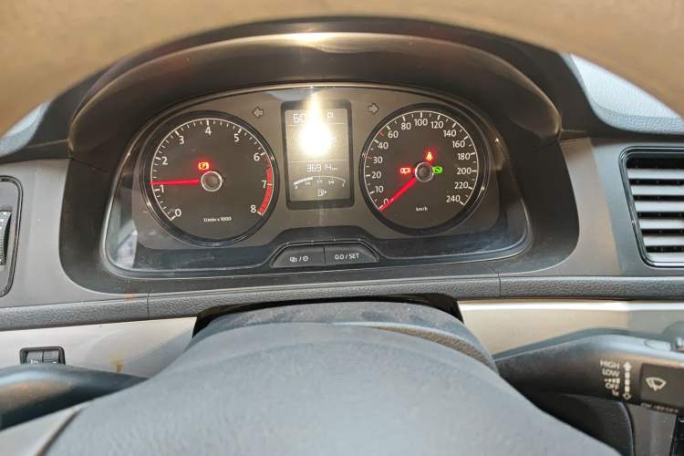 Used Volkswagen Lavida 2013 Revised Classic 1.6L Automatic Fashion Edition Instrument Cluster