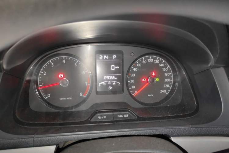 Used Volkswagen Lavida 2013 Revised Classic 1.6L Automatic Fashion Edition Instrument Cluster