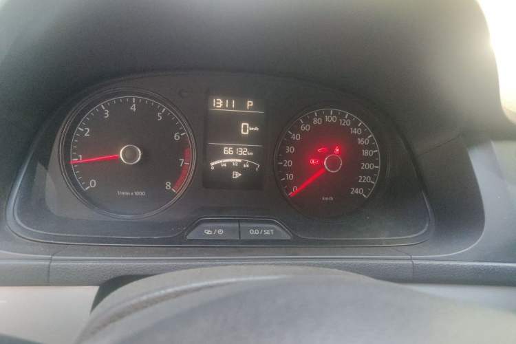 Used Volkswagen Lavida 2013 Revised Classic 1.6L Automatic Fashion Edition Instrument Cluster