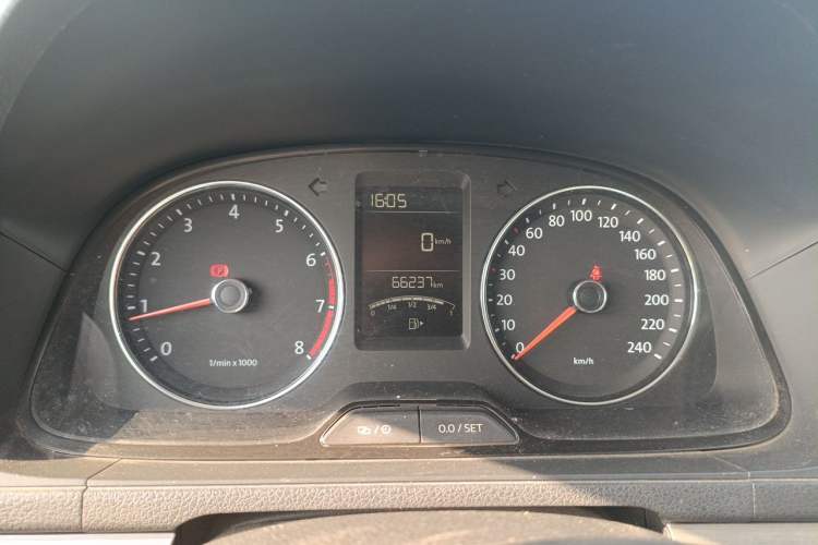 Used Volkswagen Lavida 2013 Restyled Classic 1.6L Manual Comfort Edition Instrument Cluster