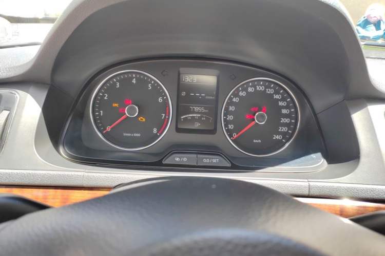 Used Volkswagen Lavida 2013 1.4TSI Manual Comfort Edition Instrument Cluster